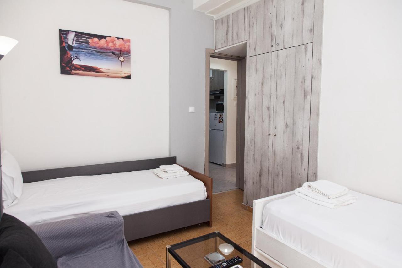 Cozy Apartment Near Stavros Niarchos Park Athens Exterior photo